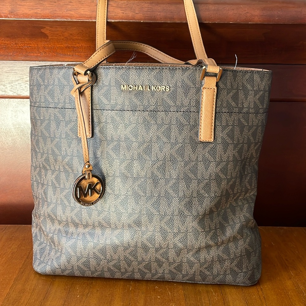 Used good shape Michael Kors purse